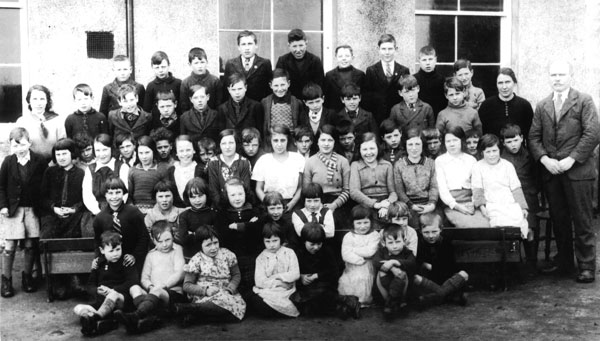 Barvas School Former Pupils - 1937